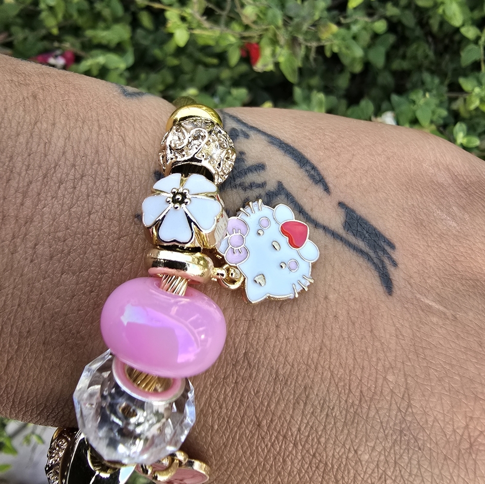 Hello Kitty Pandora 😺 - Picture 2 of 4